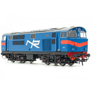 102 „Falcon“ NIR Blau, mit roten Chevrons