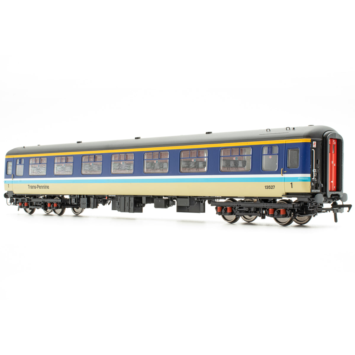 BR Mk.2c (großes Toilettenfenster) FK M13527 Provincial mit Trans-Pennine-Markenzeichen
