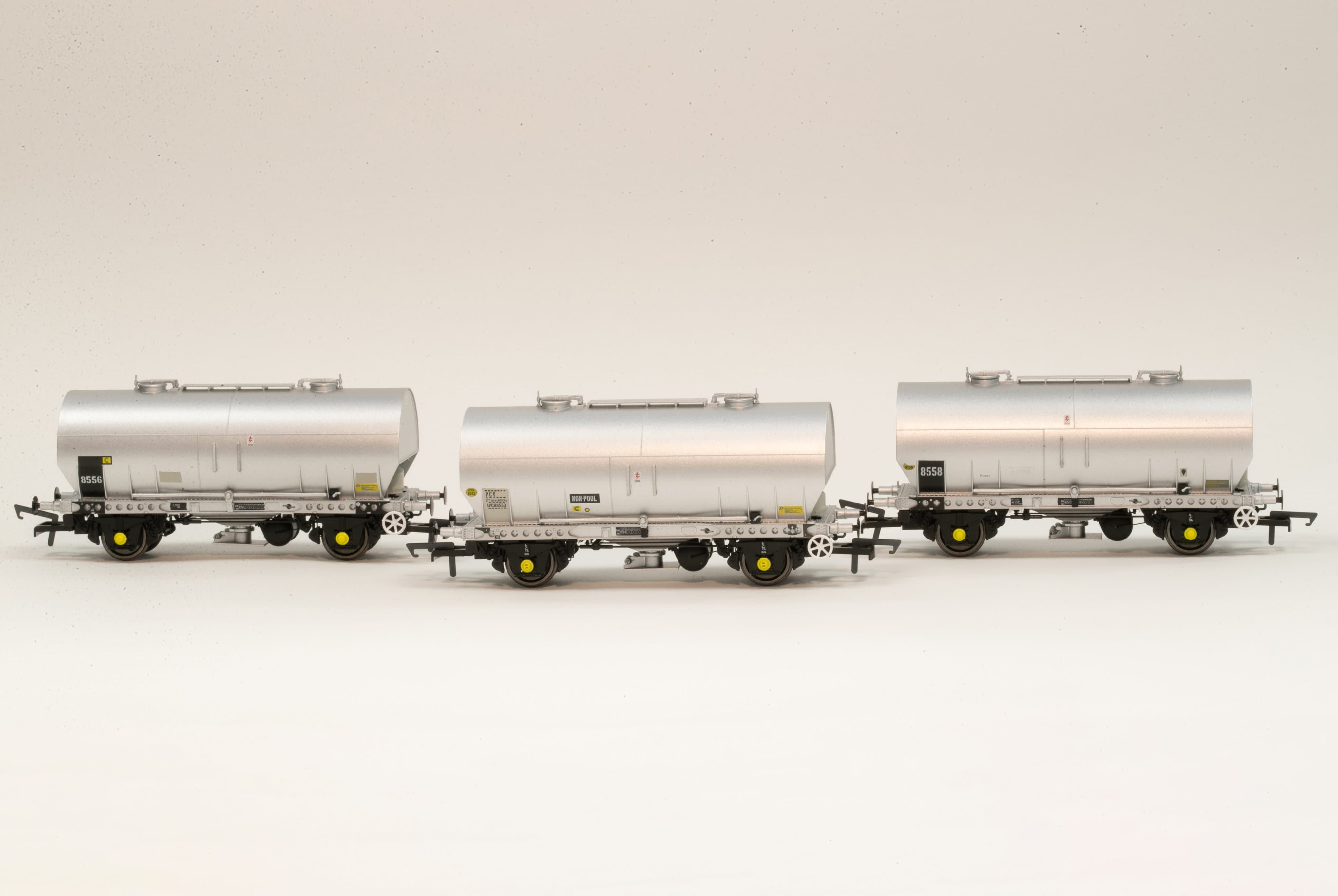 APCM Cemflo/PCV-Pulverwagen – Dreierpack – APCM8553, APCM8556, APCM8558