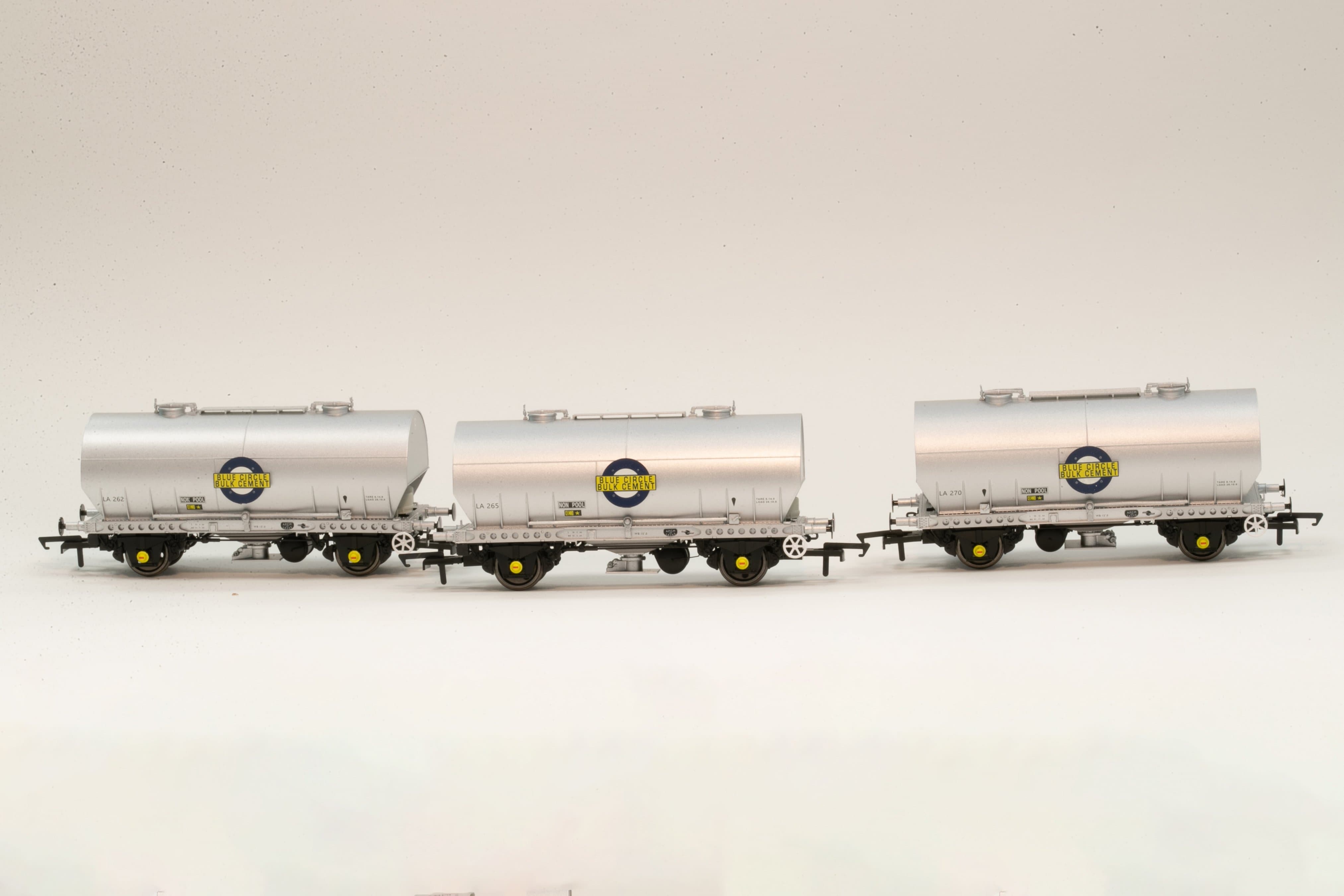 APCM Cemflo/PCV-Pulverwagen – Dreierpack – LA262, LA265, LA270 – PreTOPS