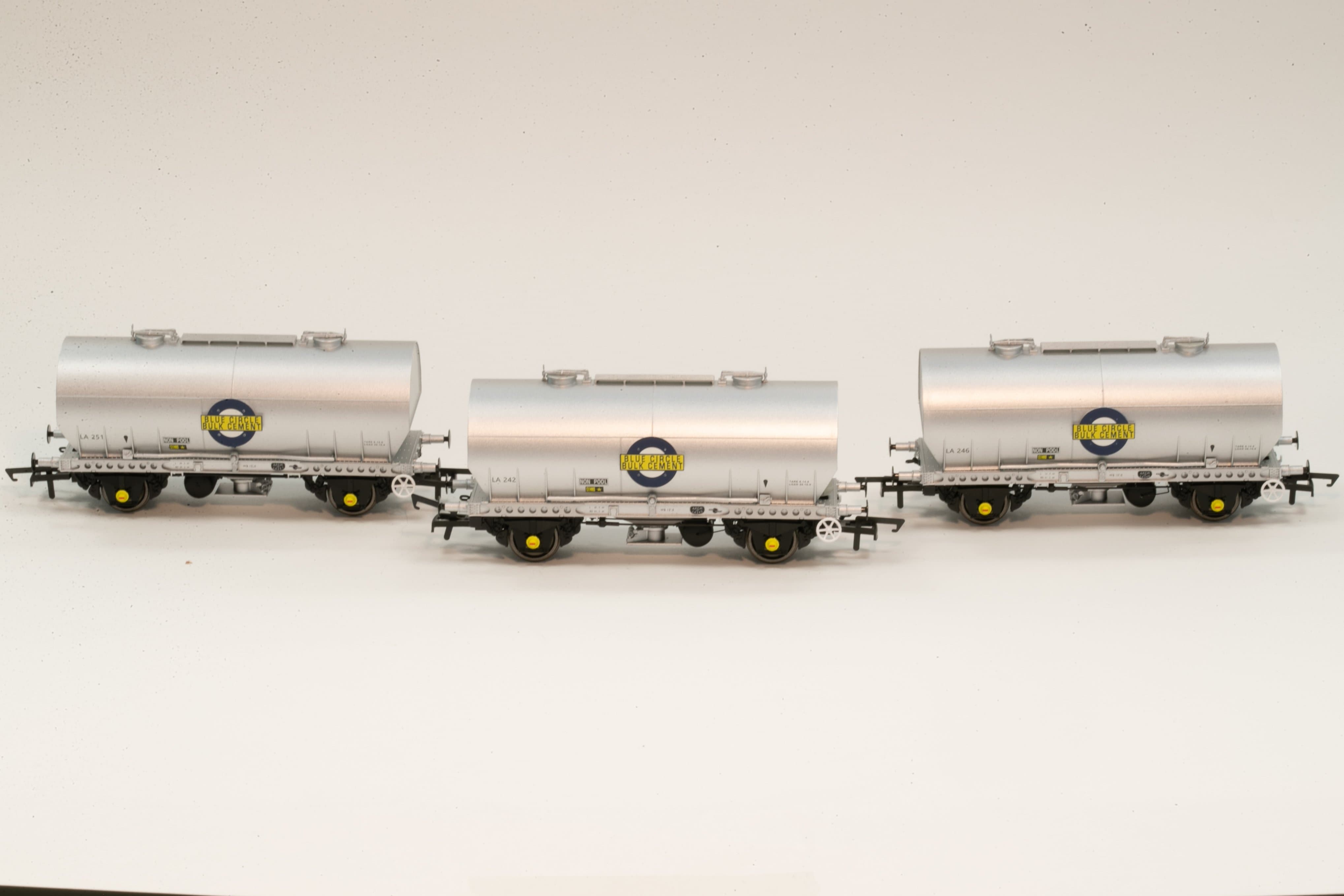 APCM Cemflo/PCV-Pulverwagen – Dreierpack – LA242, LA246, LA251 – PreTOPS