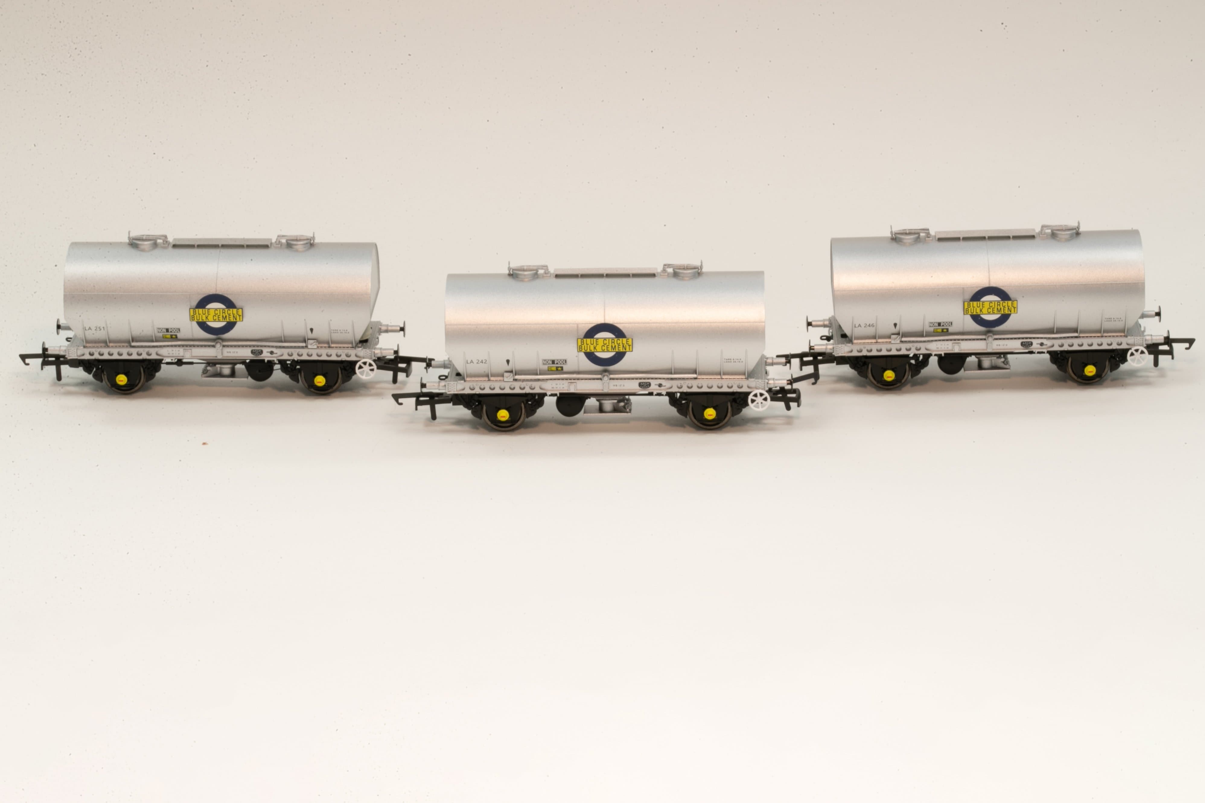 APCM Cemflo/PCV-Pulverwagen – Dreierpack – LA242, LA246, LA251 – PreTOPS
