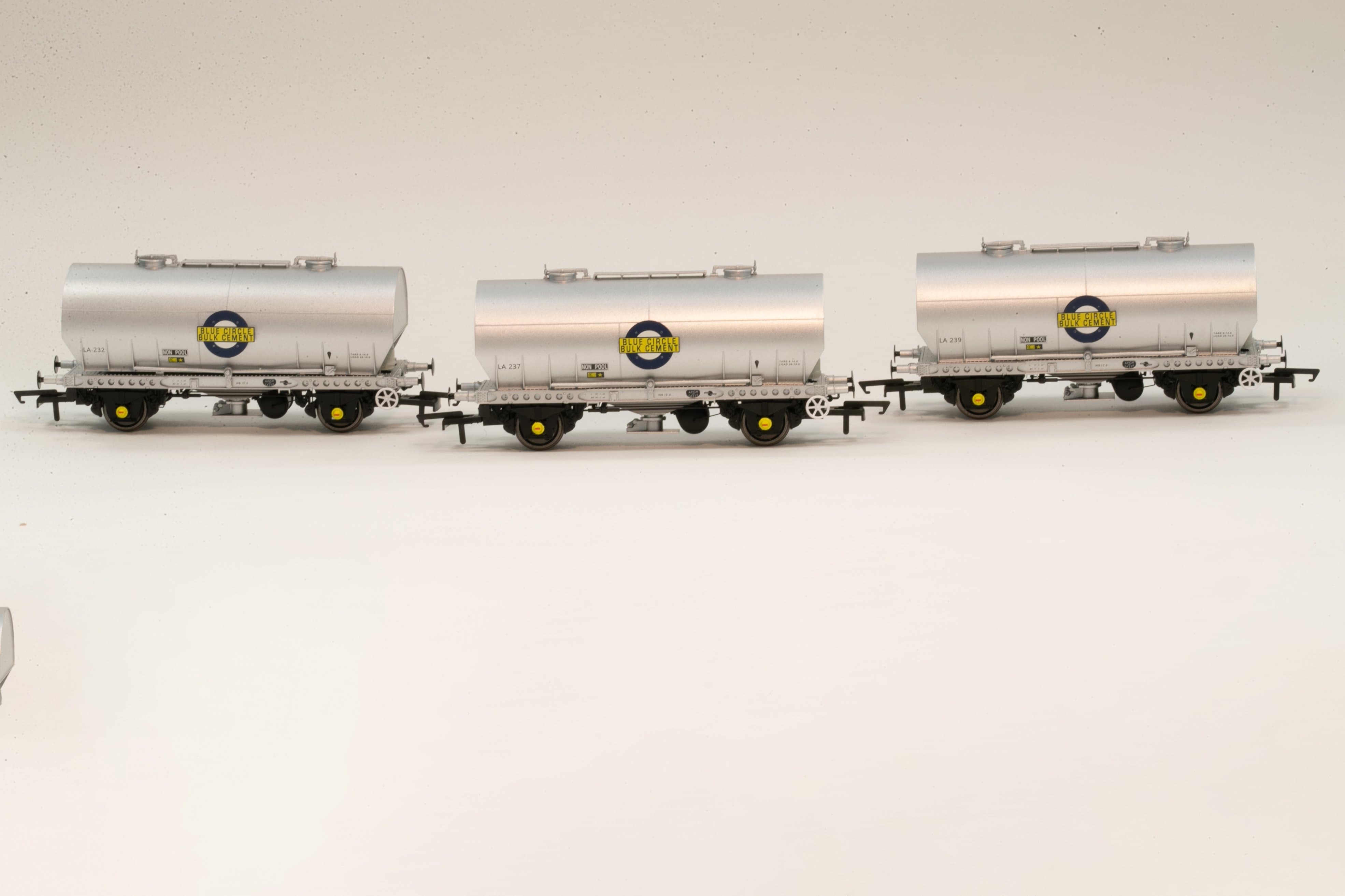 APCM Cemflo/PCV-Pulverwagen – Dreierpack – LA232, LA237, LA239 – PreTOPS