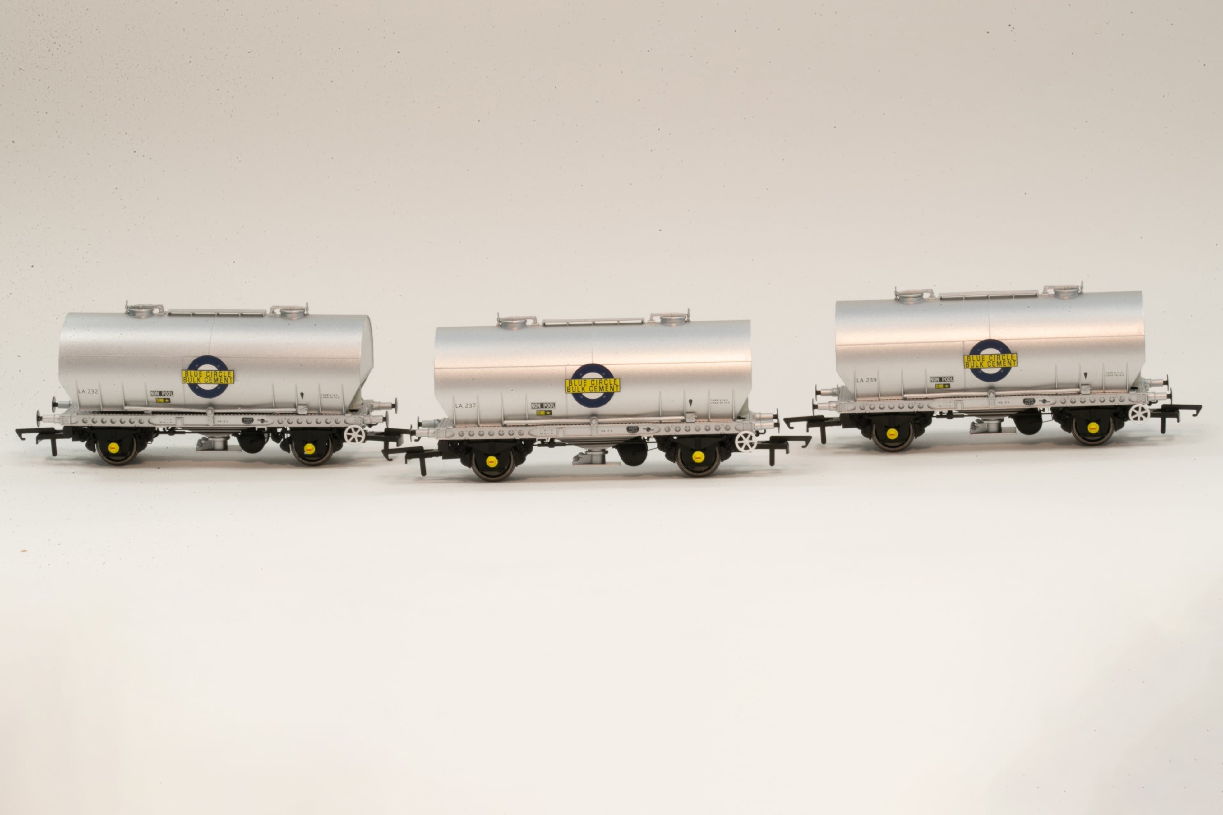 APCM Cemflo/PCV-Pulverwagen – Dreierpack – LA232, LA237, LA239 – PreTOPS