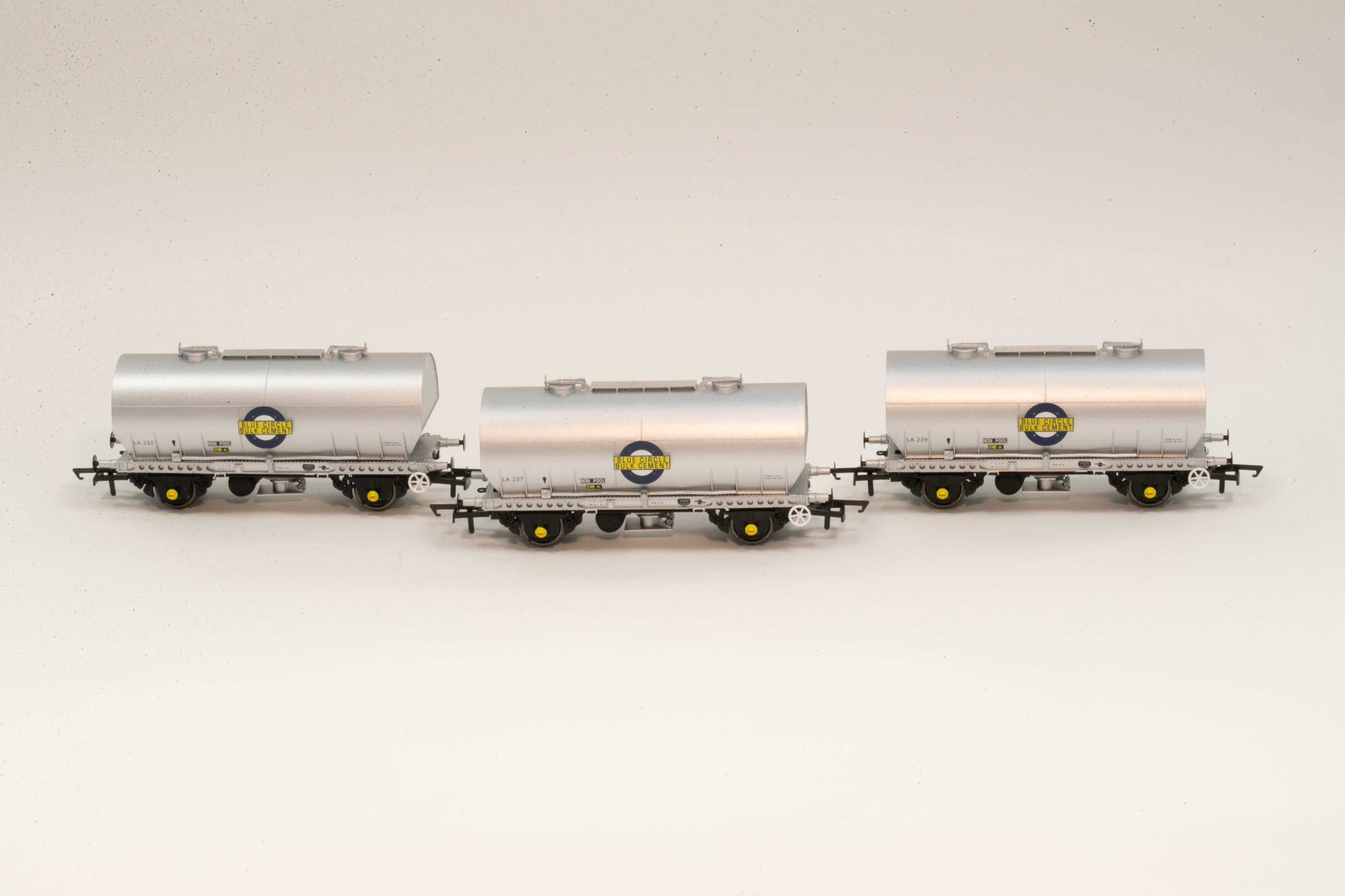 APCM Cemflo/PCV-Pulverwagen – Dreierpack – LA232, LA237, LA239 – PreTOPS