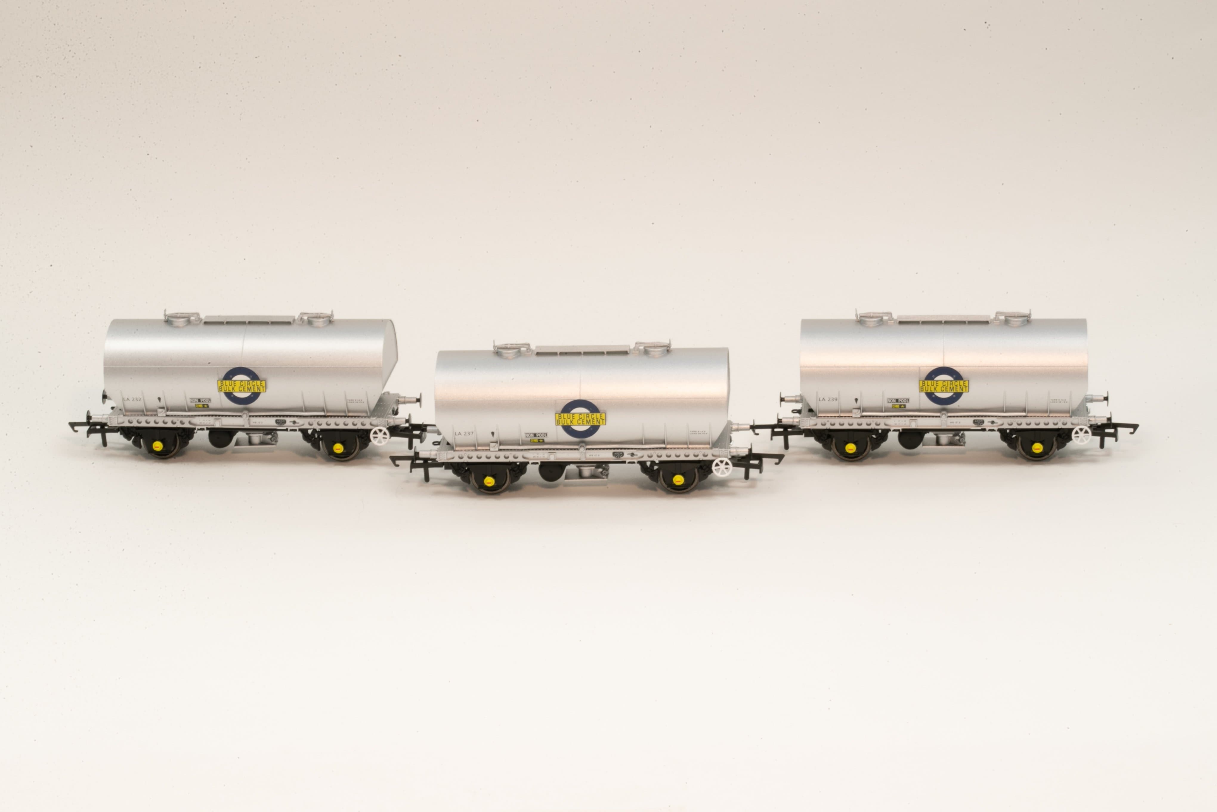 APCM Cemflo/PCV-Pulverwagen – Dreierpack – LA232, LA237, LA239 – PreTOPS