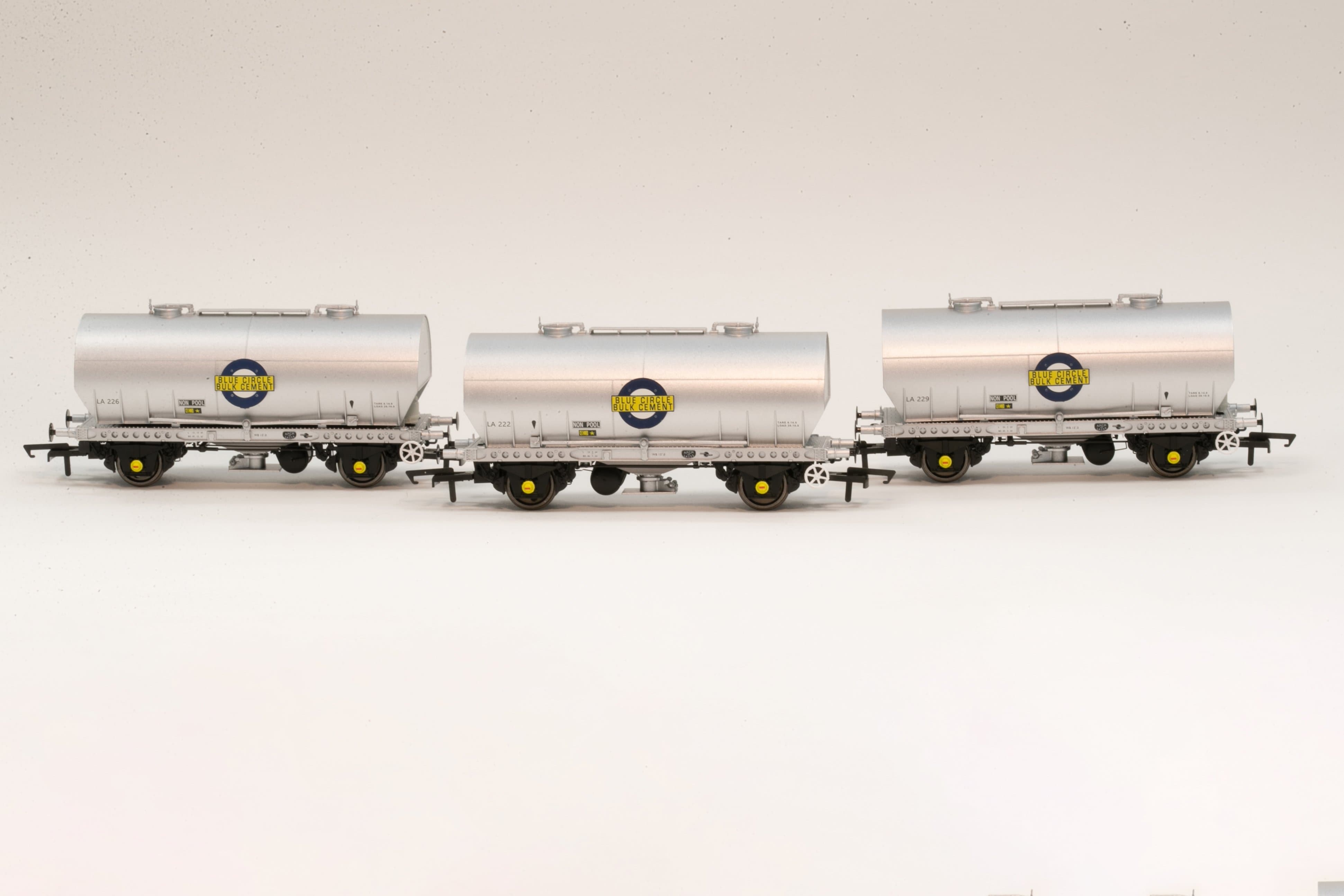 APCM Cemflo/PCV-Pulverwagen – Dreierpack – LA222, LA226, LA229 – PreTOPS