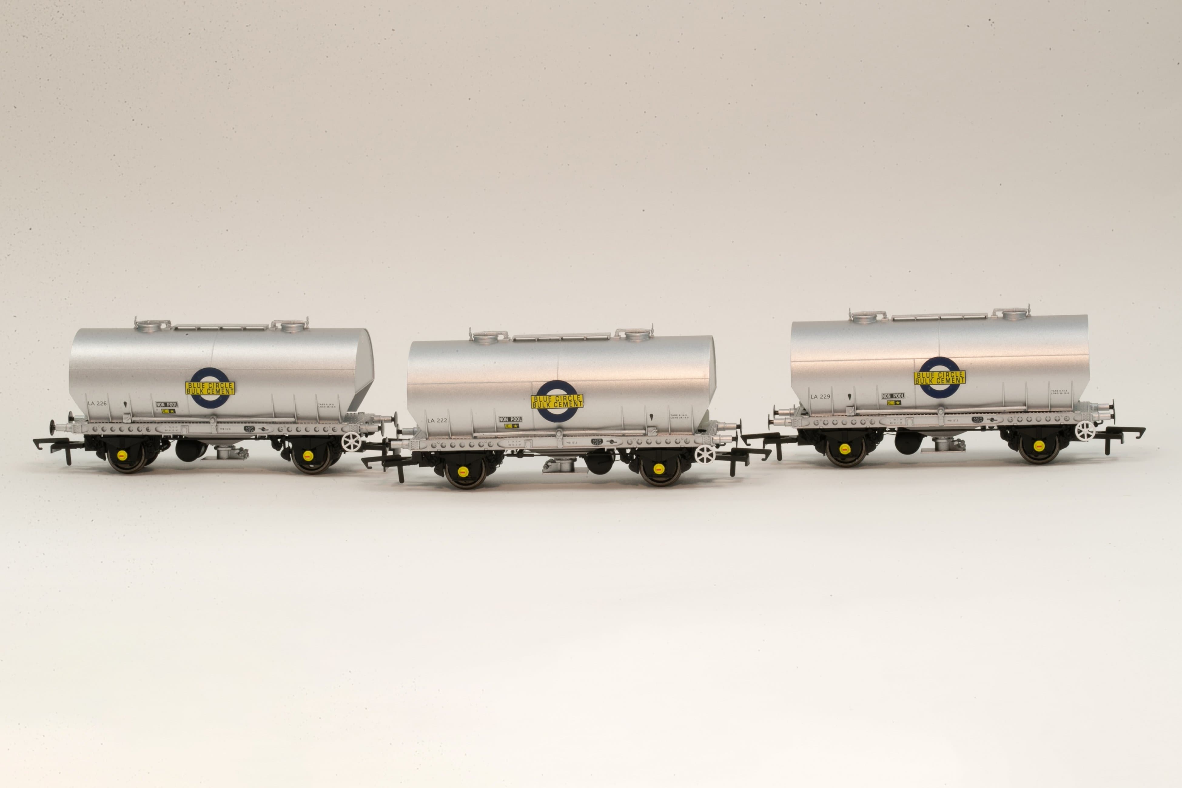 APCM Cemflo/PCV-Pulverwagen – Dreierpack – LA222, LA226, LA229 – PreTOPS