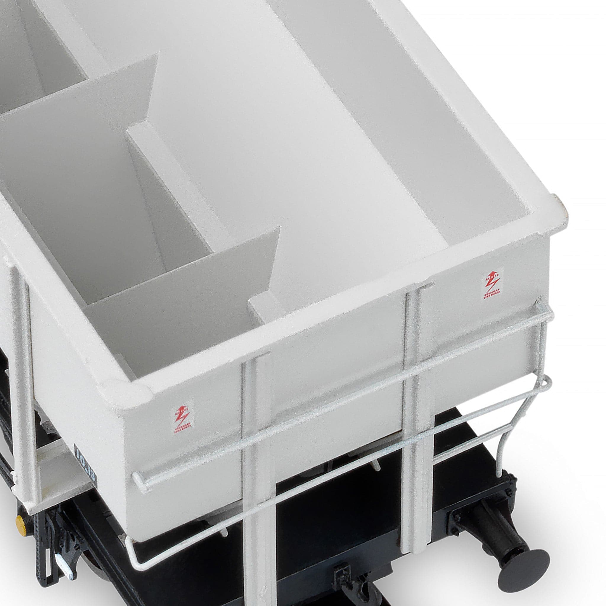 BR 24.5T HOP24/HUO Kohlenbehälter – Grau vor TOPS – Pack R